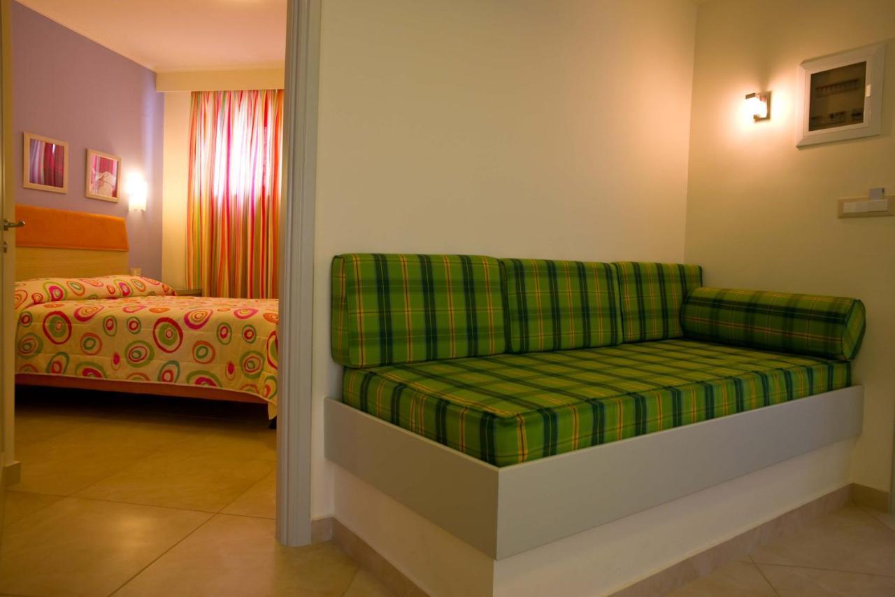 Amaryllis Hotel Apartments Tolón Exterior foto